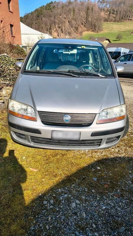 Gebraucht Fiat Idea 70 PS (51 kW) 2004 Silber Van / Kleinbus