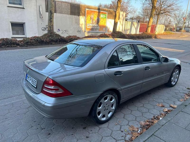 Gebraucht Mercedes C200 163 PS (119 kW) 2004 Cubanitsilber  metallic Limousine