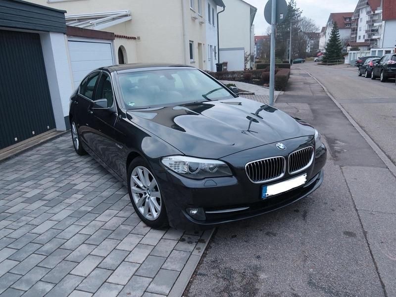 Gebraucht BMW 523 204 PS (150 kW) 2010 Grau Limousine