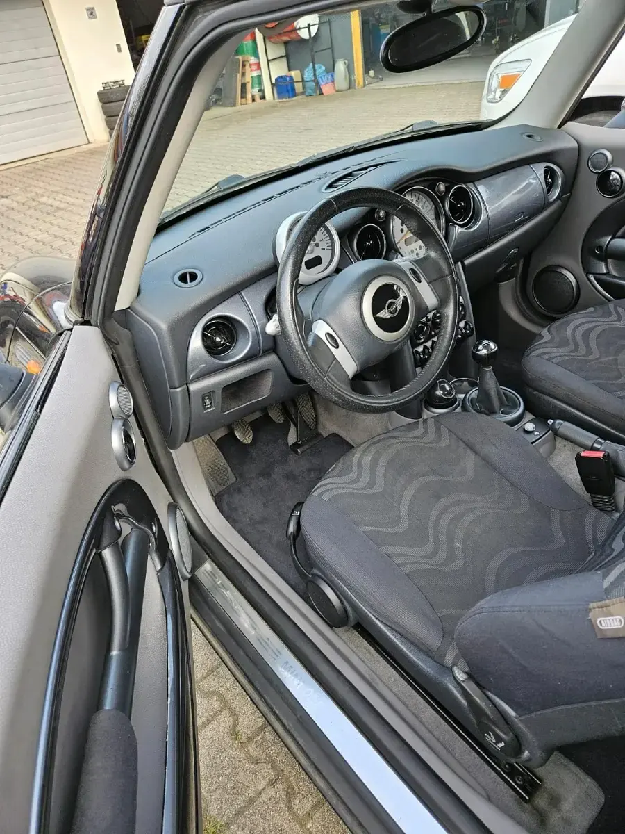 Gebraucht Mini ONE 90 PS (66 kW) 2004 Schwarz Kleinwagen