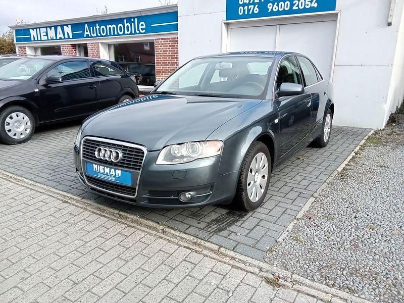 Grau Gebraucht 2006 Audi A4 Comfort Limousine | 6.480 € (Etwas zu teuer) - Bild 1/4