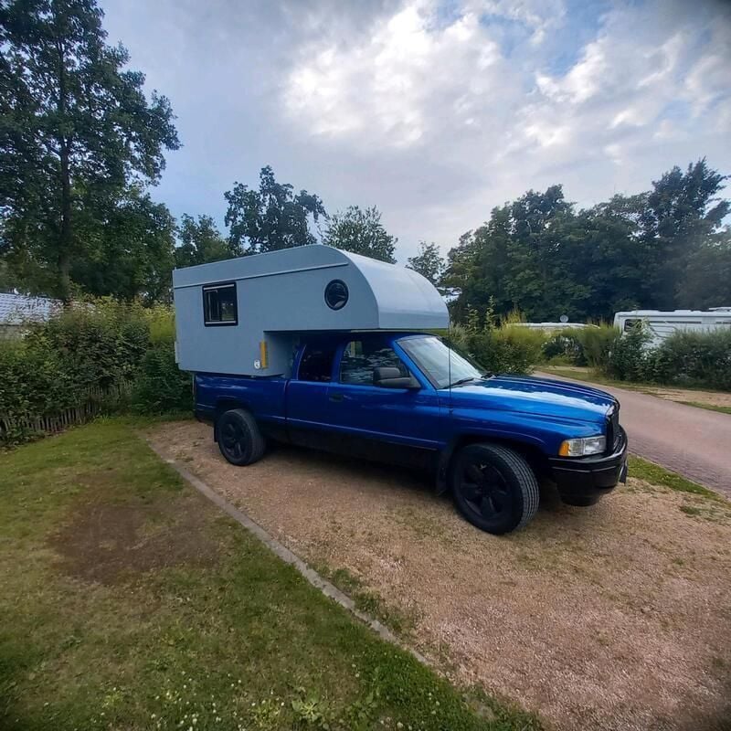 Blau Gebraucht 1997 Dodge Ram Abholung | 25.890 € - Bild 1/4