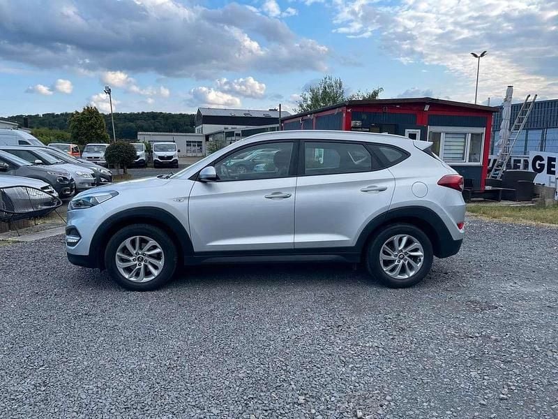 Platinum silver / mic Gebraucht 2018 Hyundai Tucson Classic SUV | 14.800 € (Guter Preis) - Bild 1/4