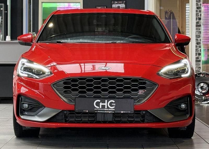 Gebraucht Ford Focus ST 280 PS (205 kW) 2020 Rot Limousine