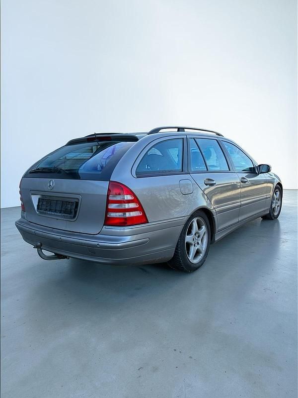 Gebraucht Mercedes C220 143 PS (105 kW) 2004 Grau Kombi