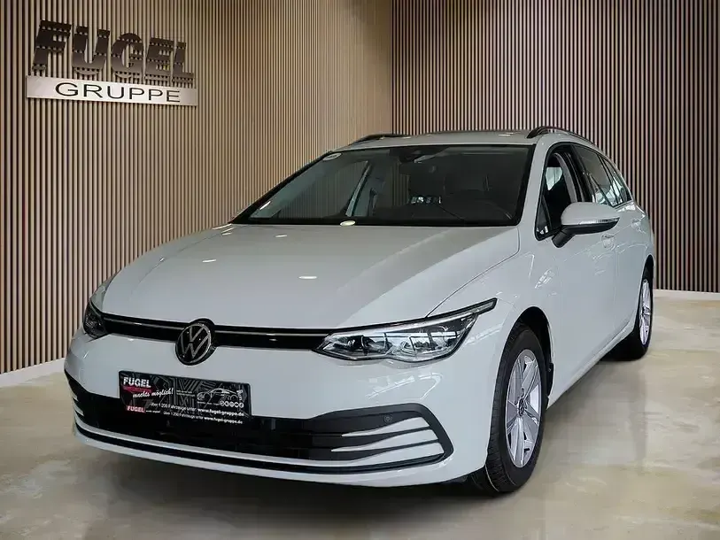 Gebraucht VW Golf VIII Life 116 PS (85 kW) 2022 Pure white Kombi