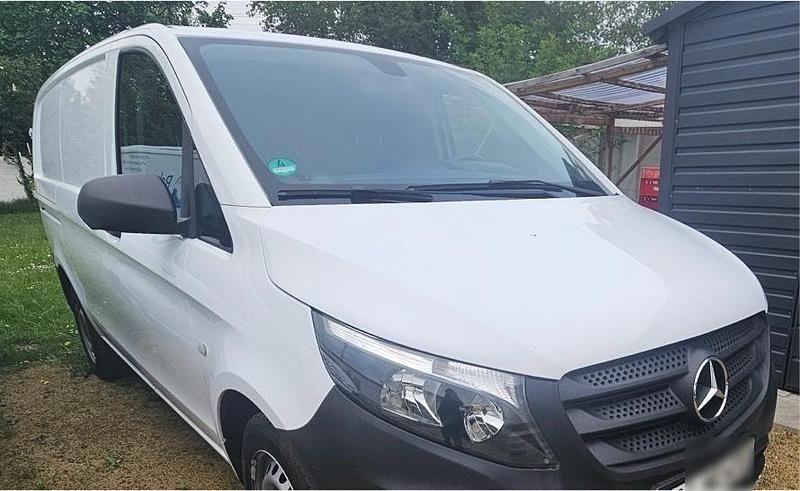Weiß Gebraucht 2019 Mercedes Vito Van | 17.000 € - Bild 1/4