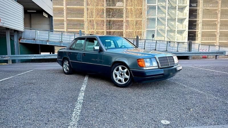 Gebraucht Mercedes E230 132 PS (97 kW) 1991 Limousine