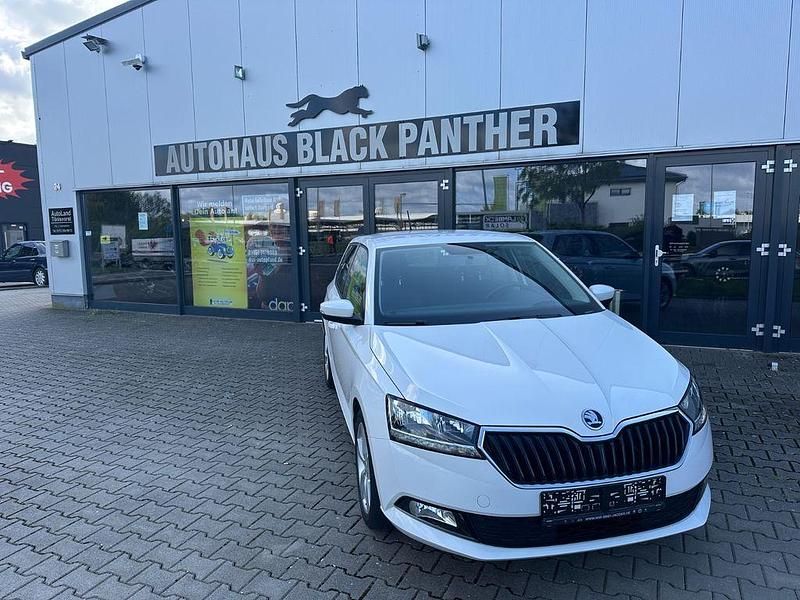Weiß Gebraucht 2021 Skoda Fabia Cool Plus Limousine | 8.999 € (Superpreis) - Bild 1/4