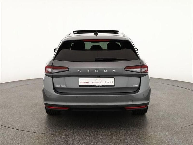 Gebraucht Skoda Superb 193 PS (141 kW) 2024 Grau Kombi