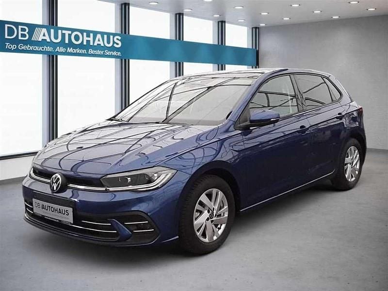 Blau Gebraucht 2024 VW Polo Style Kleinwagen | 21.460 € (Guter Preis) - Bild 1/4
