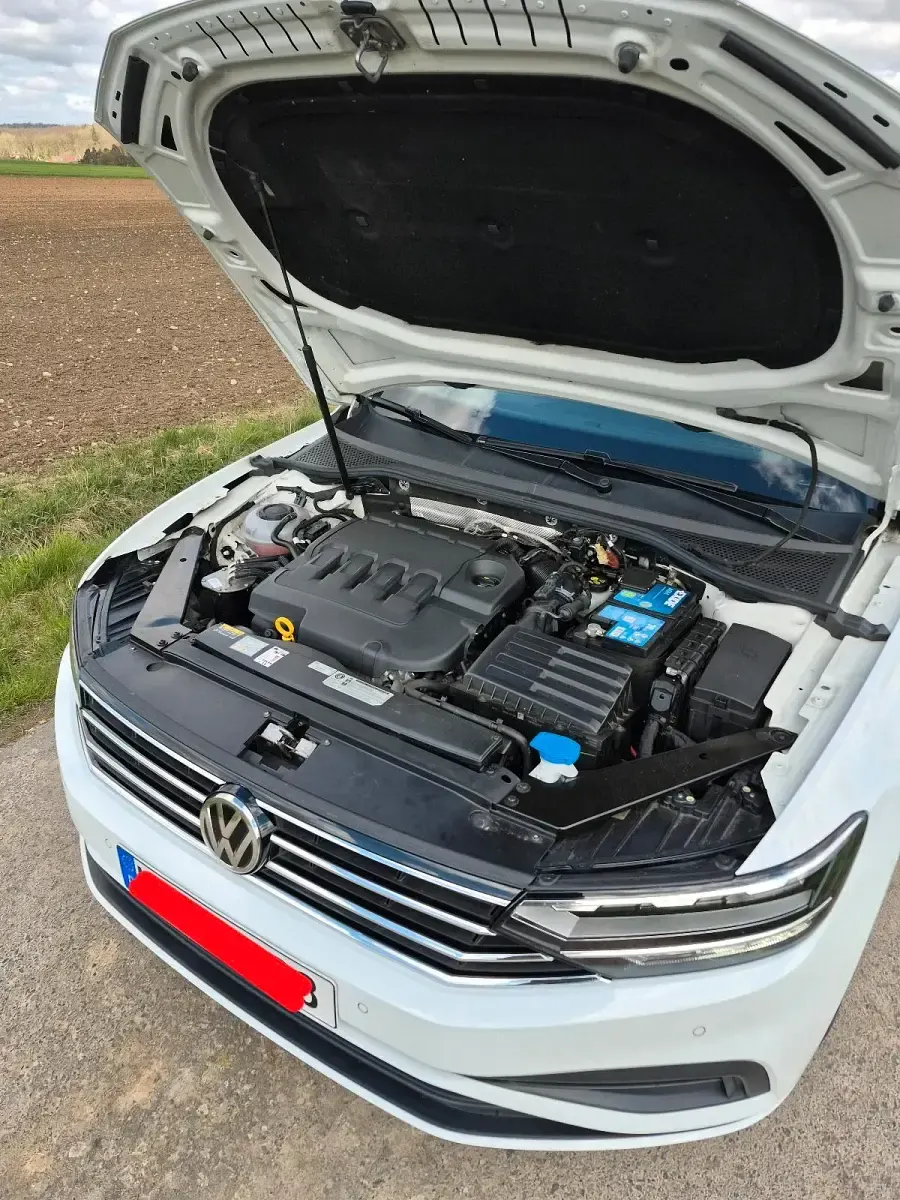 Gebraucht VW Passat 120 PS (88 kW) 2019 Weiß Kombi