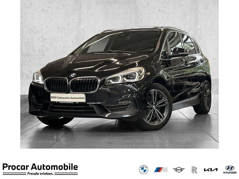 Saphirschwarz Gebraucht 2021 BMW 218 Active Tourer Sport Line Van / Kleinbus | 18.290 € (Fairer Preis) - Bild 1/4
