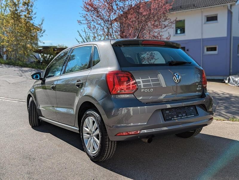 Gebraucht VW Polo Comfortline 90 PS (66 kW) 2016 Grau Limousine