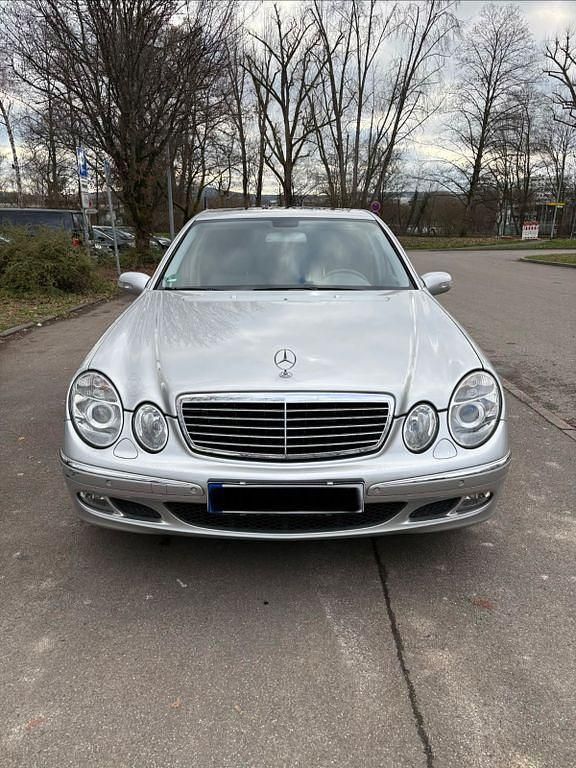 Silber Gebraucht 2005 Mercedes E350 Elegance Limousine | 6.000 € (Fairer Preis) - Bild 1/4
