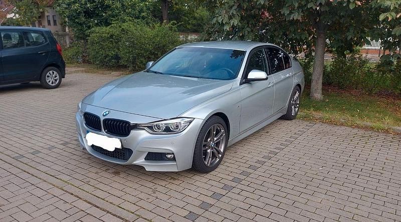 Silber Gebraucht 2016 BMW 318 M Sport Limousine | 14.500 € (Superpreis) - Bild 1/4
