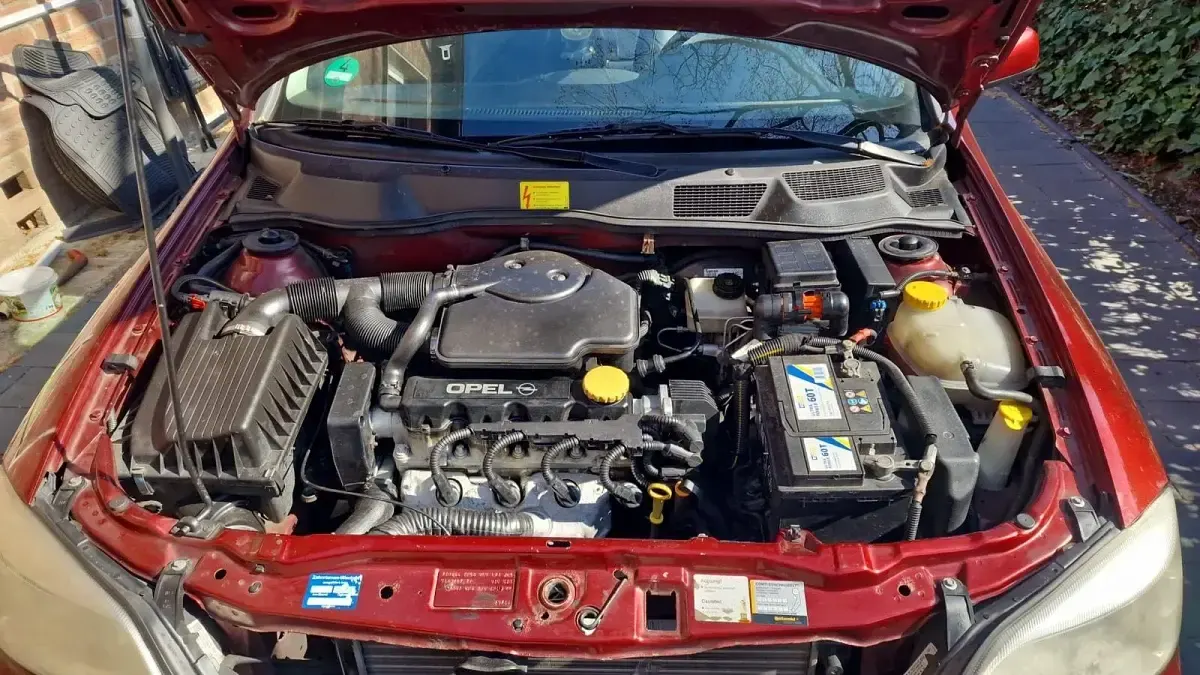 Gebraucht Opel Astra 100 PS (73 kW) 1998 Rot Coupé