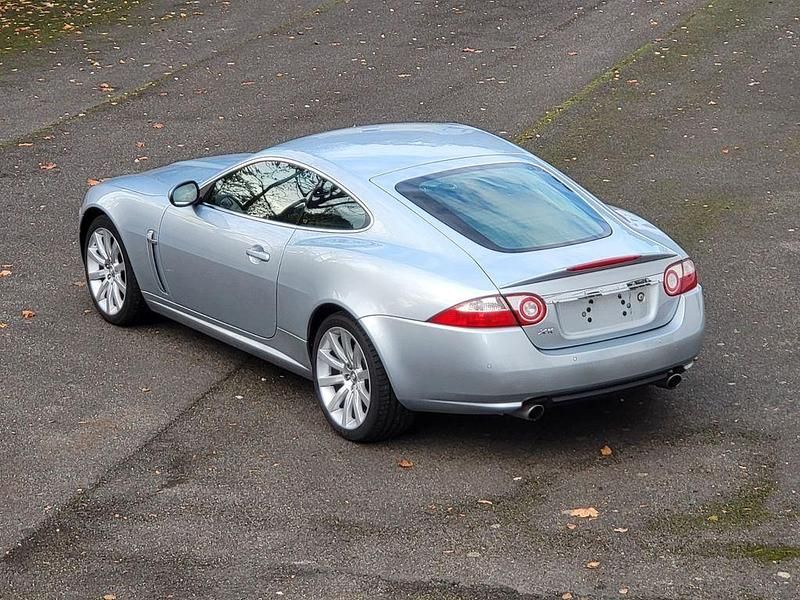 Gebraucht Jaguar XK 298 PS (219 kW) 2008 Silber Coupé