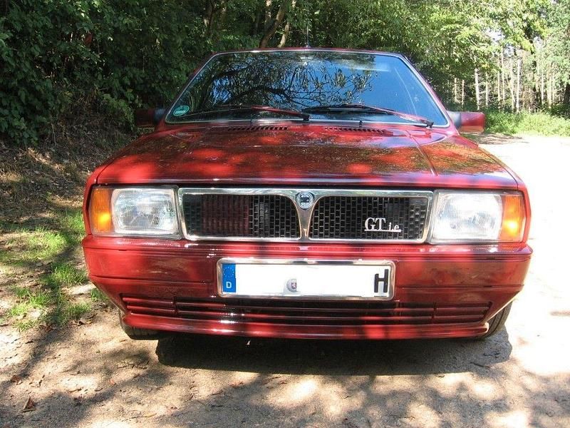 Gebraucht Lancia Delta 90 PS (66 kW) 1988 Rot Kleinwagen