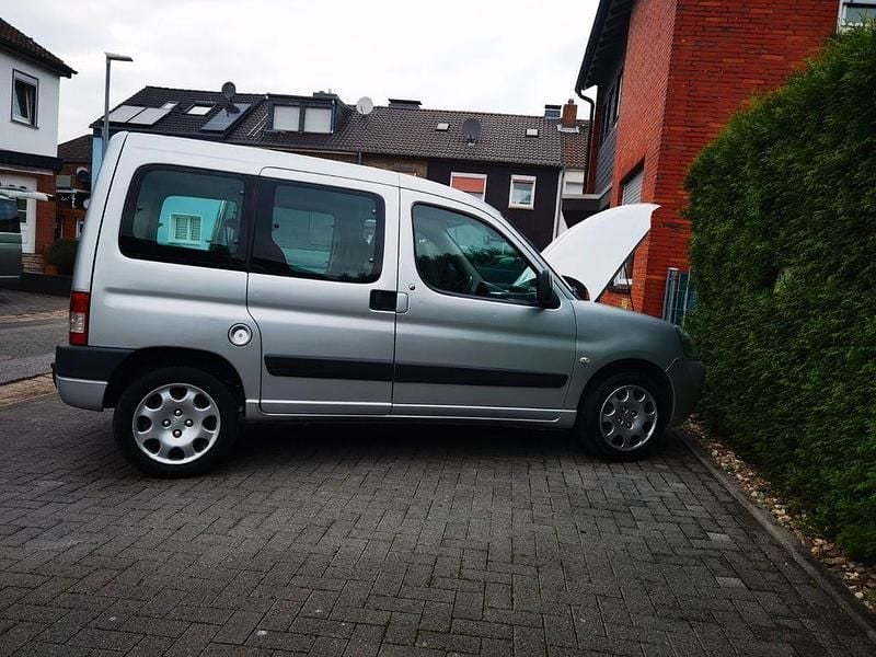 Silber Gebraucht 2006 Peugeot Partner Filou Van / Kleinbus | 1.399 € (Superpreis) - Bild 1/2