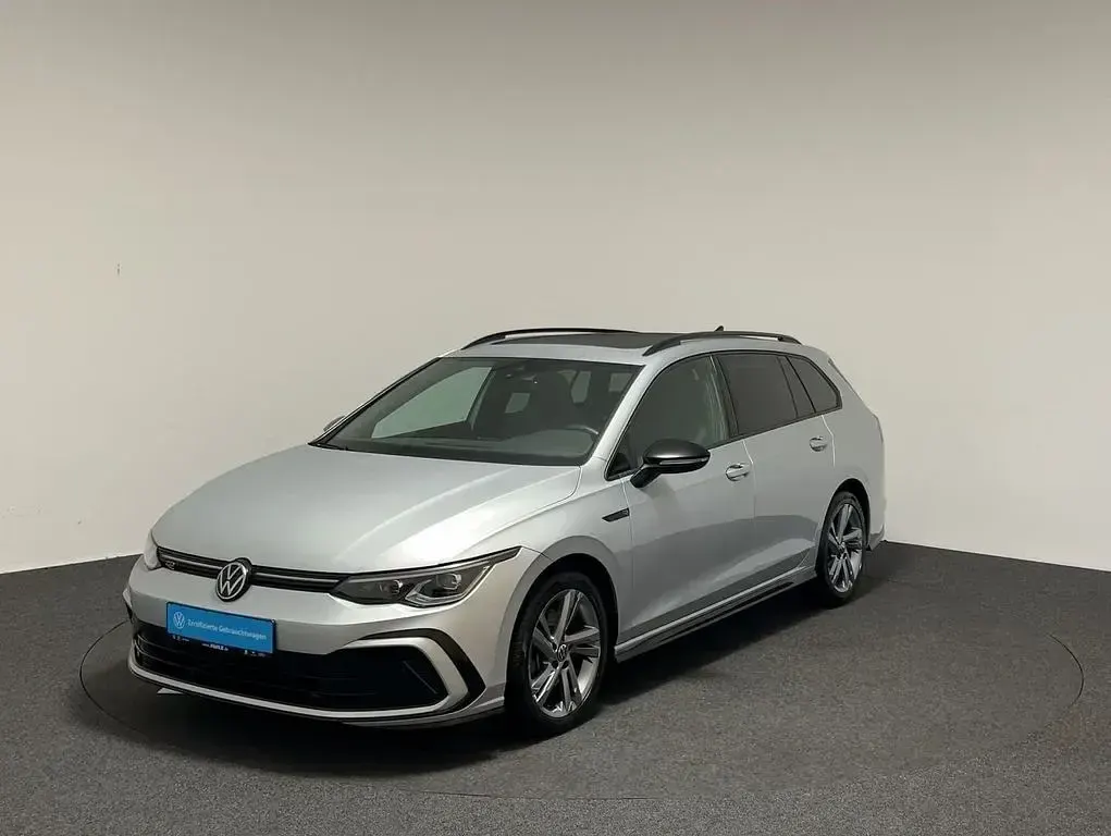 Gebraucht VW Golf VIII R-line 150 PS (110 kW) 2023 Reflexsilber metallic Kombi