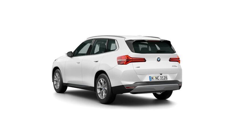 Gebraucht BMW X3 Sport Line 208 PS (152 kW) 2024 Alpinweiss uni SUV