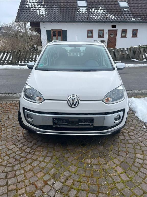 Weiß Gebraucht 2013 VW cross up! Kleinwagen | 5.400 € (Fairer Preis) - Bild 1/4
