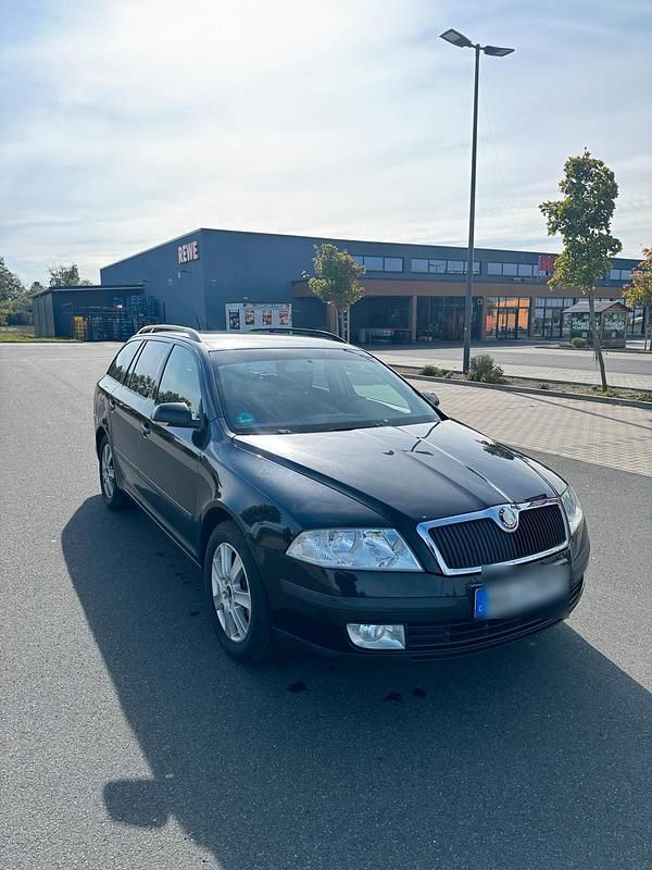 Schwarz Gebraucht 2008 Skoda Octavia Kombi | 2.999 € (Fairer Preis) - Bild 1/4