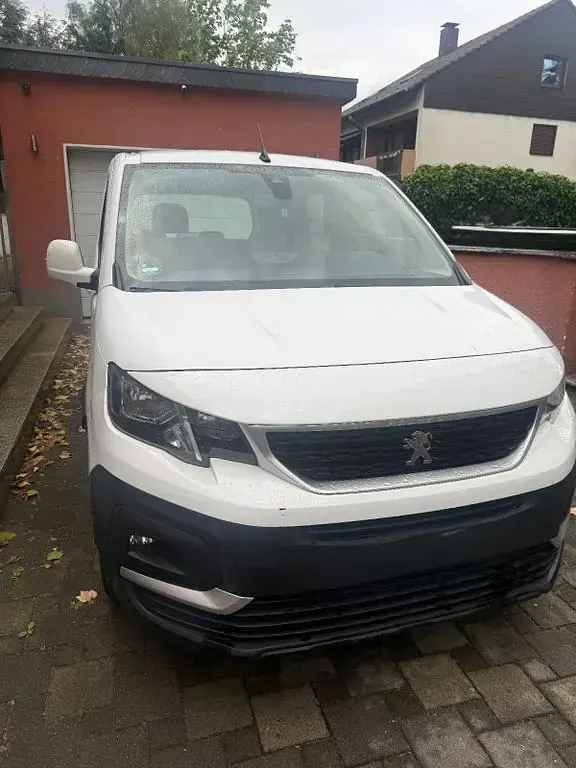 Gebraucht Peugeot Rifter Active 102 PS (75 kW) 2021 Weiß Van / Kleinbus