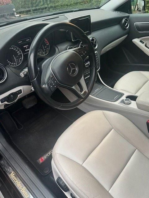 Gebraucht Mercedes A250 211 PS (155 kW) 2012 Schwarz Limousine