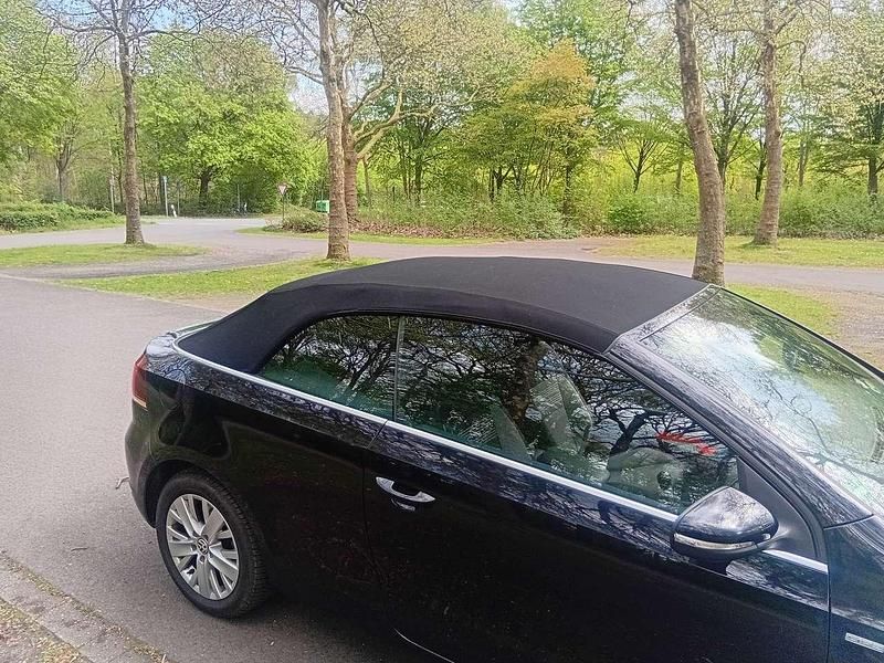 Gebraucht VW Golf Cabriolet Life 105 PS (77 kW) 2014 Schwarz Cabrio