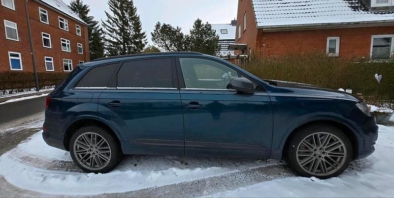 Blau Gebraucht 2018 Audi SQ7 Sport SUV | 38.999 € (Etwas zu teuer) - Bild 1/4