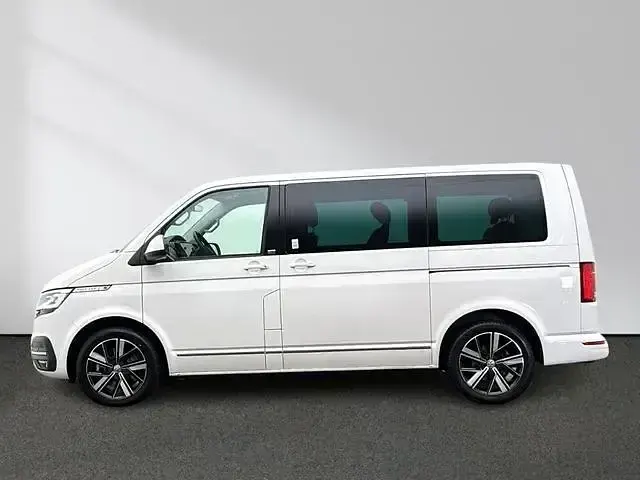 Używany VW Multivan Comfortline 204 KM (150 kW) 2022 Biały Minivan