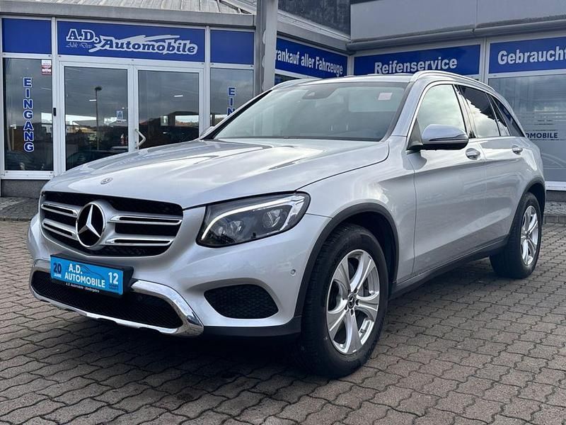 Silber Gebraucht 2017 Mercedes GLC250 SUV | 25.390 € (Guter Preis) - Bild 1/4