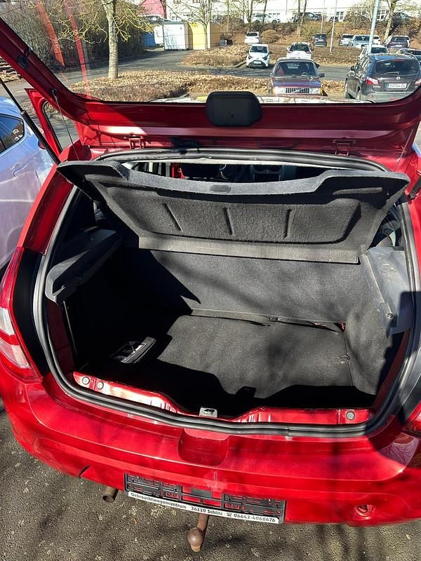 Gebraucht Dacia Sandero 100 PS (73 kW) 2010 Rot Kleinwagen