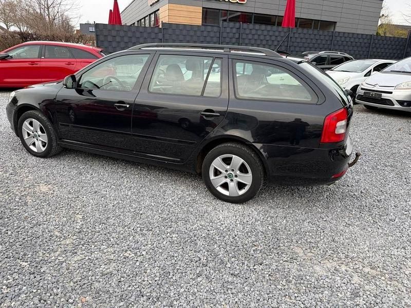 Gebraucht Skoda Octavia Elegance 105 PS (77 kW) 2011 Schwarz Kombi