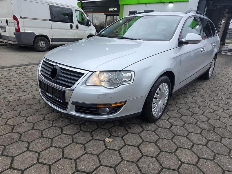 Silber Gebraucht 2010 VW Passat Trendline Kombi | 2.300 € (Superpreis) - Bild 1/4