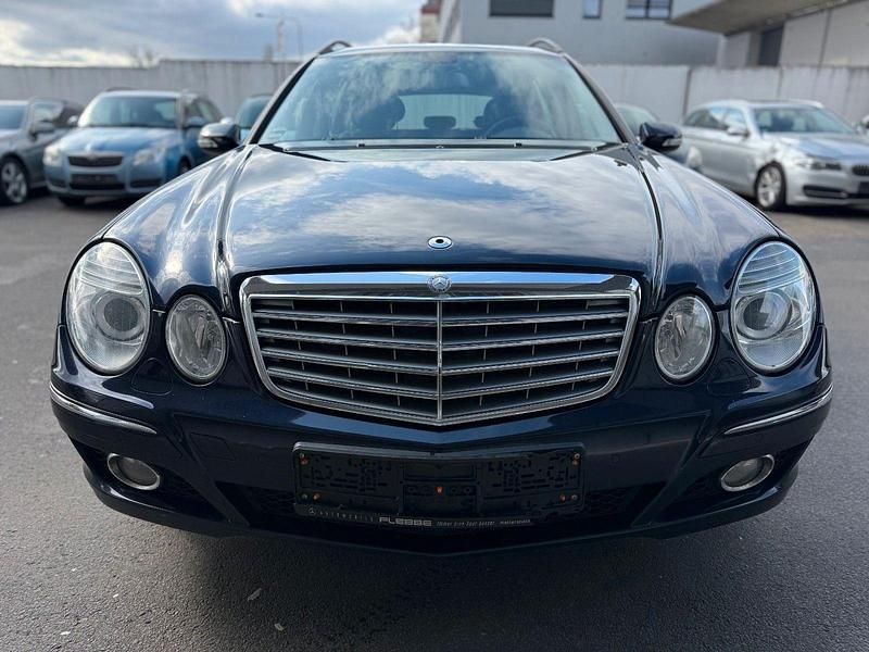 Gebraucht Mercedes E220 170 PS (125 kW) 2008 Blau Kombi