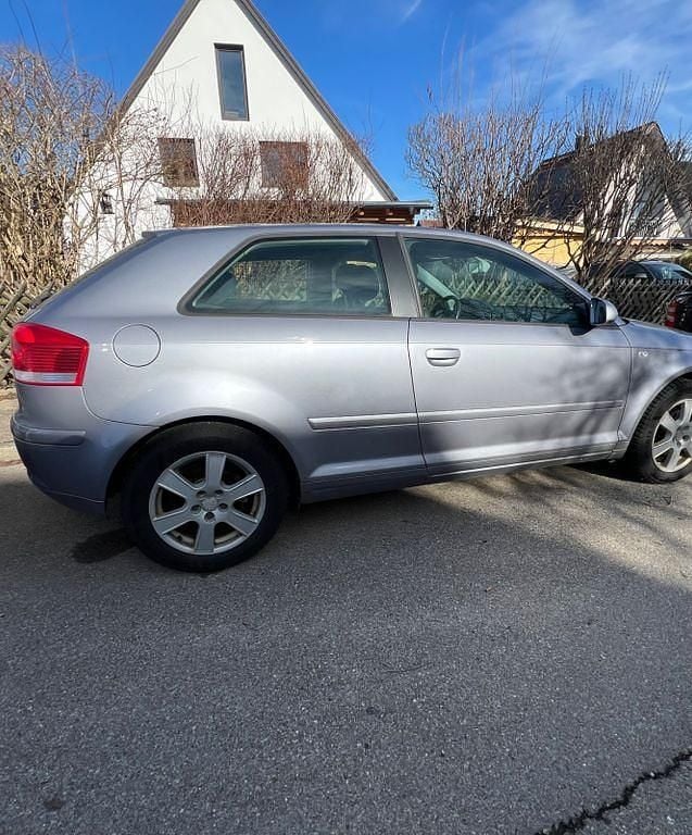 Gebraucht Audi A3 Ambiente 131 PS (96 kW) 2004 Silber Kleinwagen