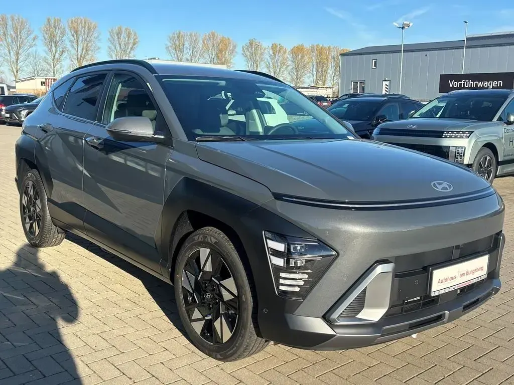 Neu Hyundai Kona Prime 150 PS (110 kW) 2026 Grau SUV