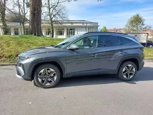 Gebraucht Hyundai Tucson Select 180 PS (132 kW) 2025 Grau SUV