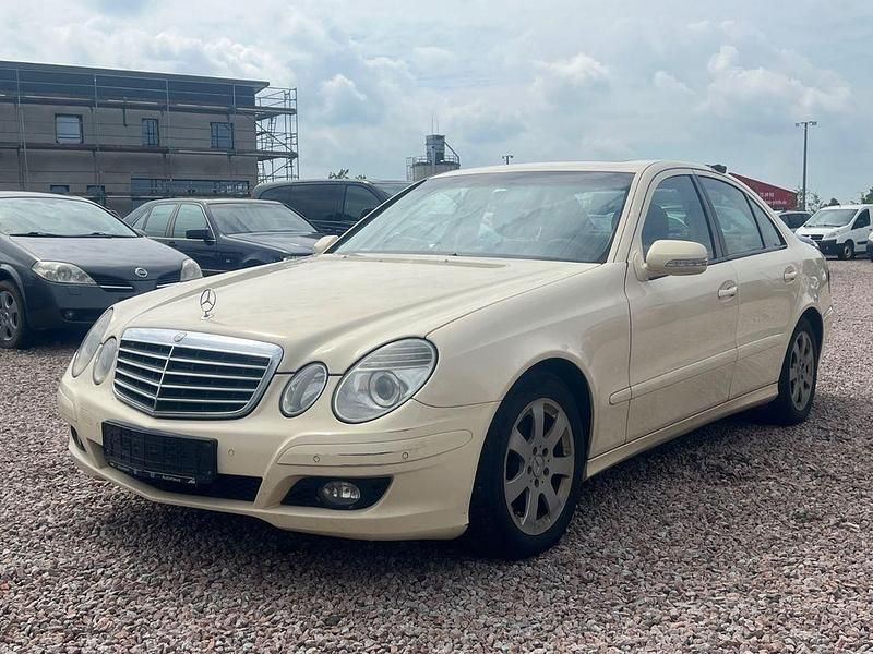 Gebraucht Mercedes E200 136 PS (100 kW) 2006 Beige Limousine