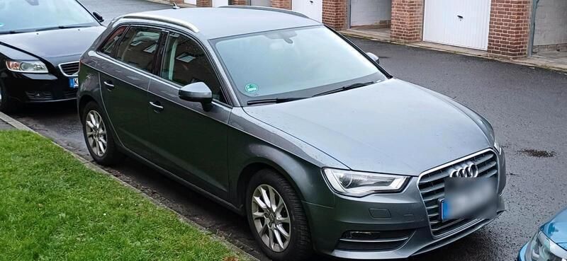 Grau Gebraucht 2013 Audi A3 Sportback Limousine | 8.900 € (Guter Preis) - Bild 1/4