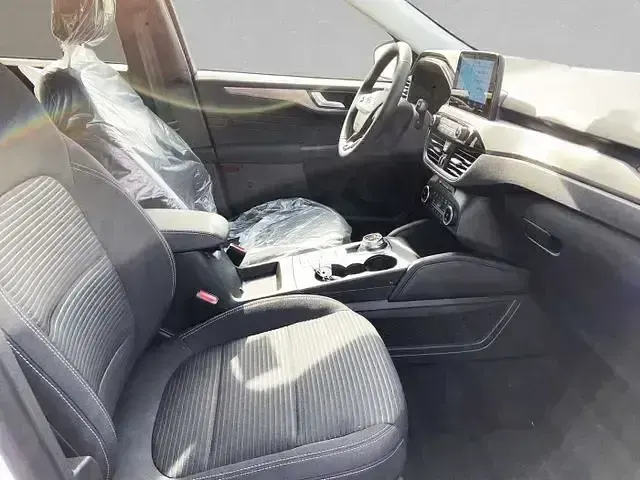 Gebraucht Ford Kuga Titanium 224 PS (164 kW) 2024 Weiß (frozen white) SUV