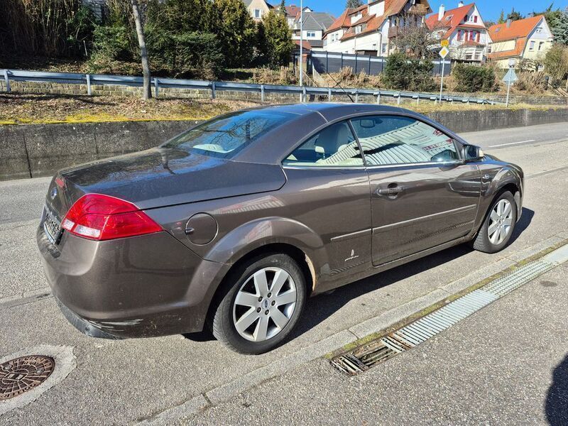 Gebraucht Ford Focus Cabriolet Titanium 145 PS (106 kW) 2007 Braun Cabrio