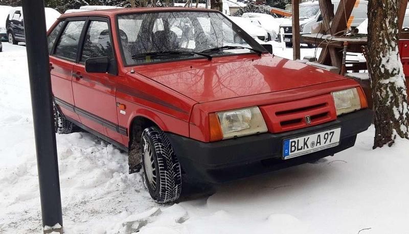Gebraucht Lada 2109 53 PS (38 kW) 1993 Rot Limousine