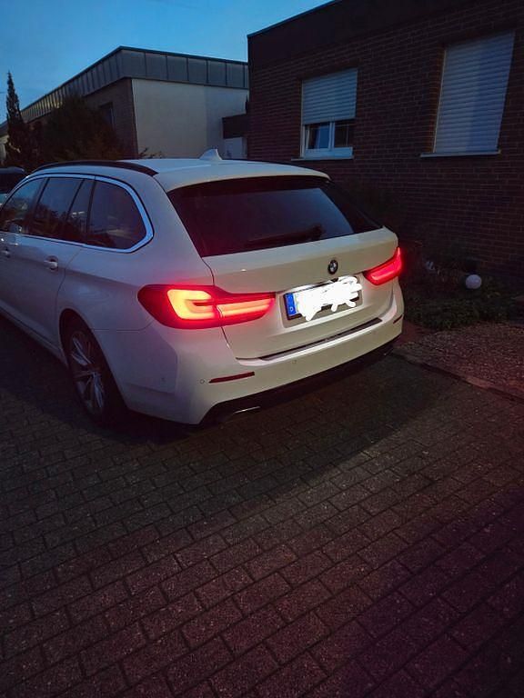 Gebraucht BMW 530 Sport Line 286 PS (210 kW) 2021 Weiß Kombi