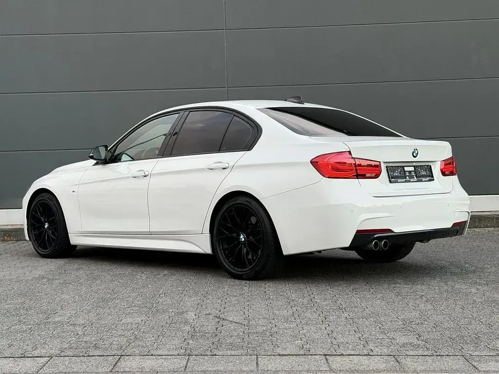 Gebraucht BMW 330 M Sport 258 PS (189 kW) 2018 Weiß Limousine
