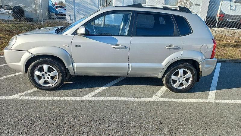Gebraucht Hyundai Tucson GLS 141 PS (103 kW) 2007 Silber SUV