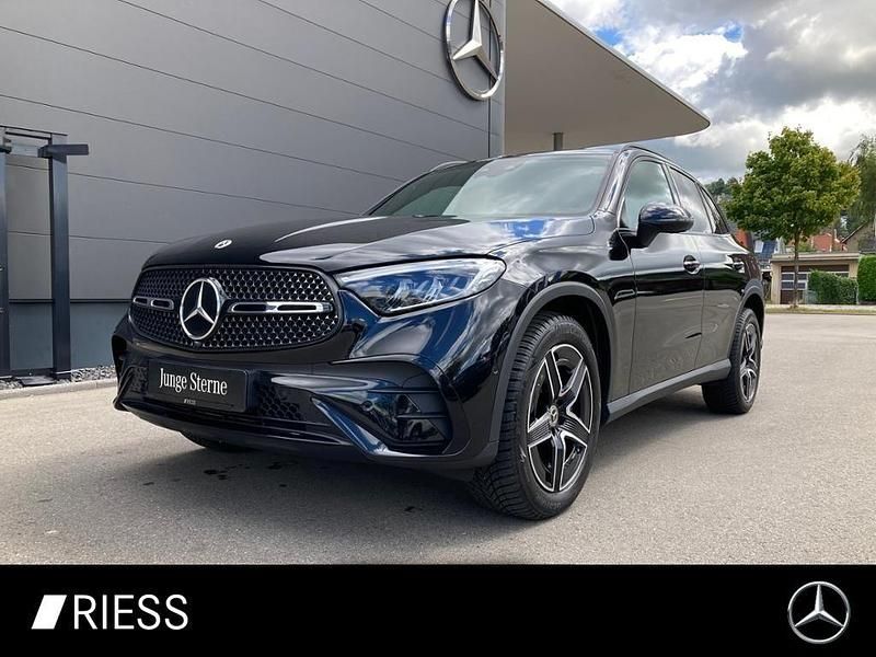 Metalliclack obsidianschwarz Gebraucht 2024 Mercedes GLC220 SUV | 52.800 € (Superpreis) - Bild 1/4